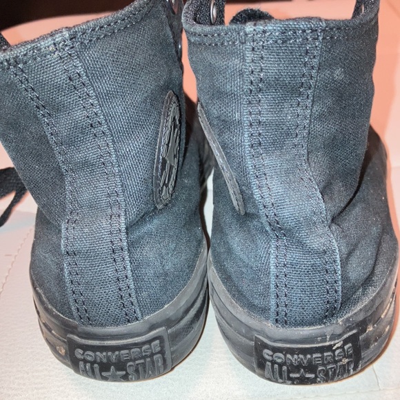 Converse sneakers worn a few times - Picture 2 of 4